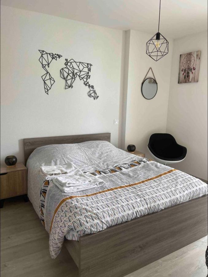 Appartement 4 Personnes Proche Lac Saint Point Montperreux Extérieur photo