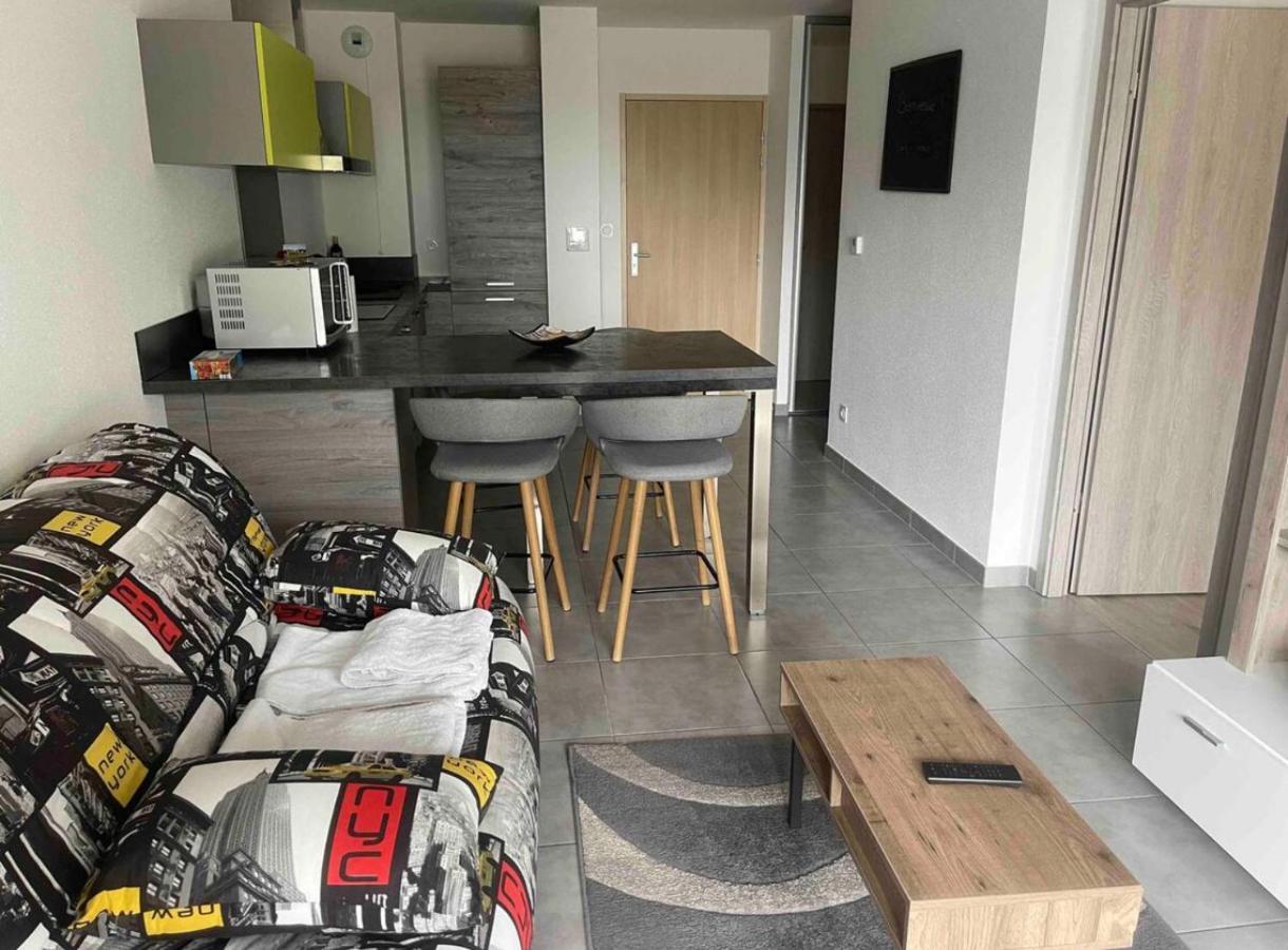 Appartement 4 Personnes Proche Lac Saint Point Montperreux Extérieur photo